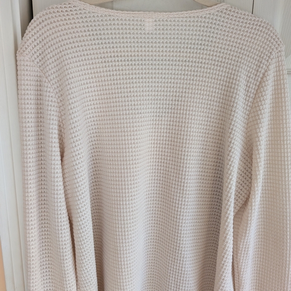 Elegant Cream Lace Detail Women's Top - Picture 3 of 3